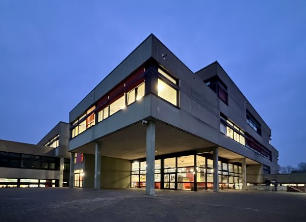 Altbau im Dunkeln (2) s